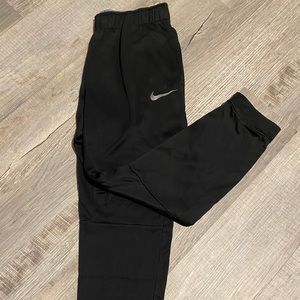 Nike jogger therms-fit pants